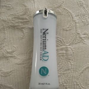 Nerium age defying day cream